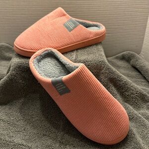 Slippers EUC size 9.5-10